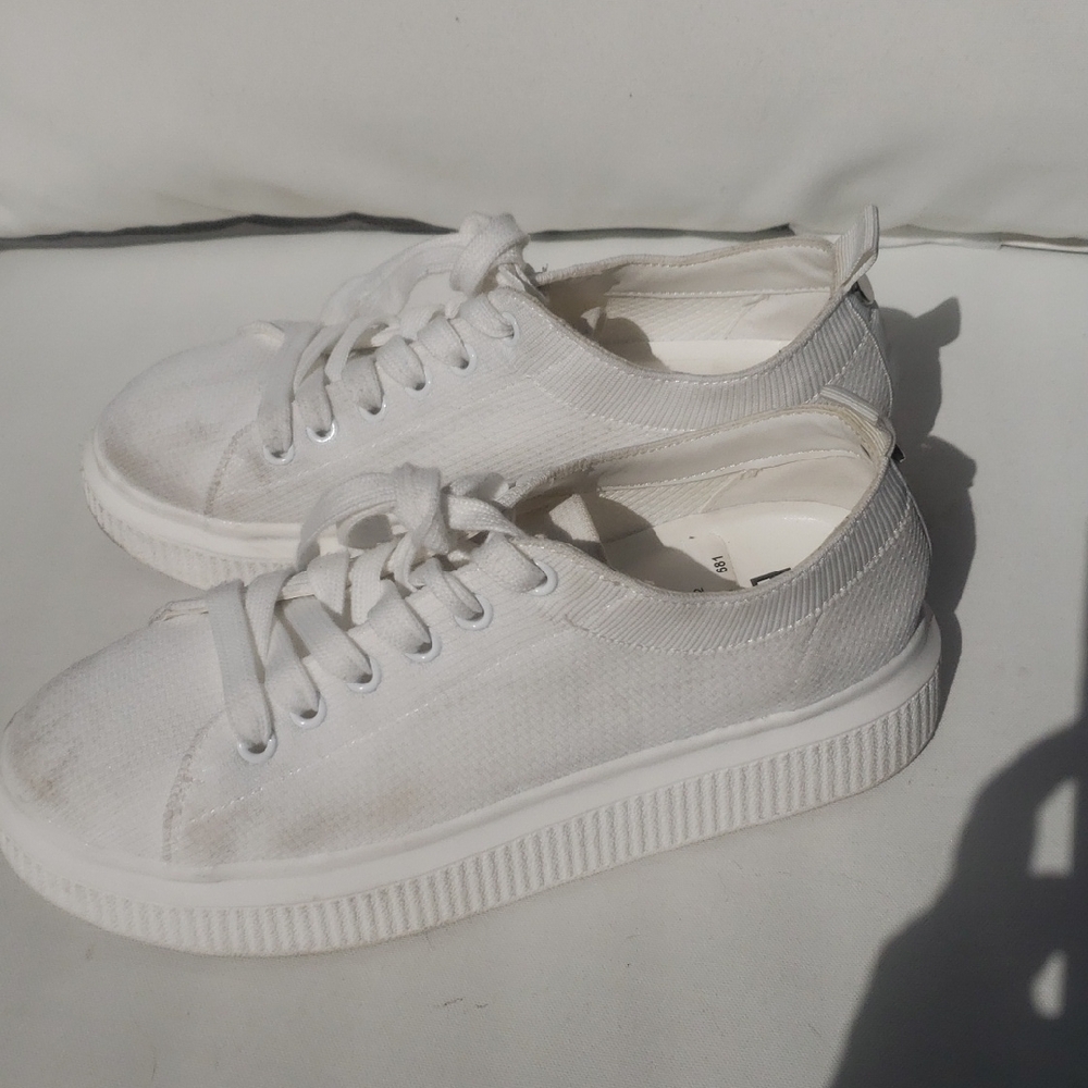 🤍BP White Canvas Platform Sneakers Size 7